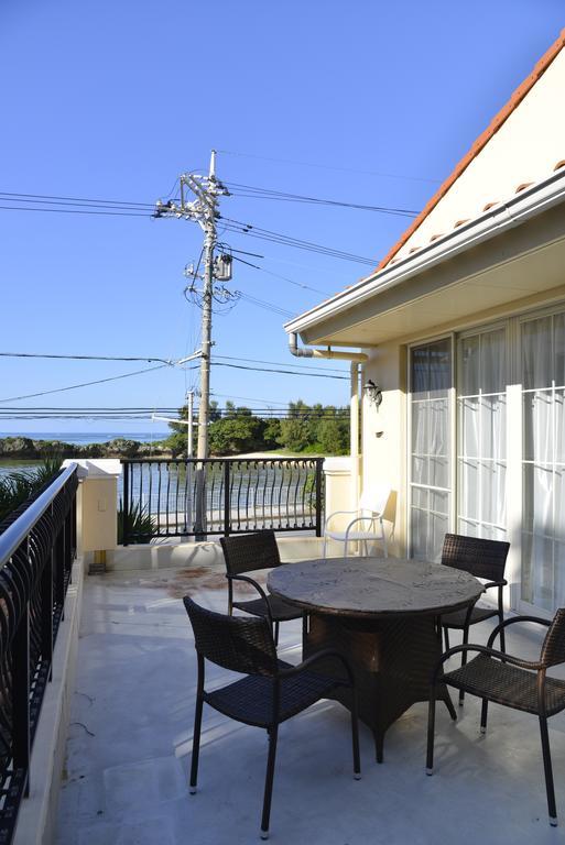 Villa Maeda Biru House Onna Exterior foto