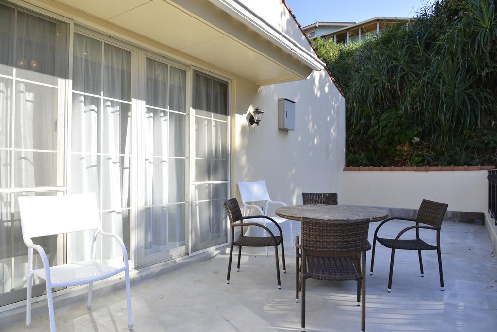 Villa Maeda Biru House Onna Exterior foto